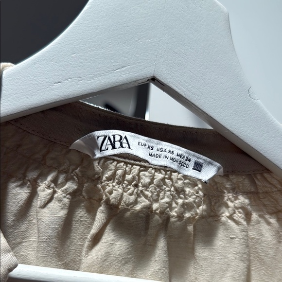 Women's Cream Button-Up Top - Picture 2 of 4